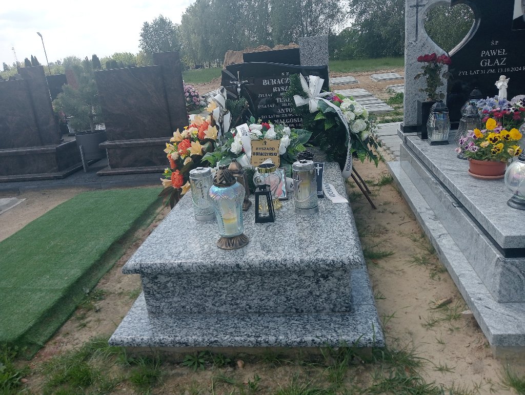 Grób Ryszard Buraczyński