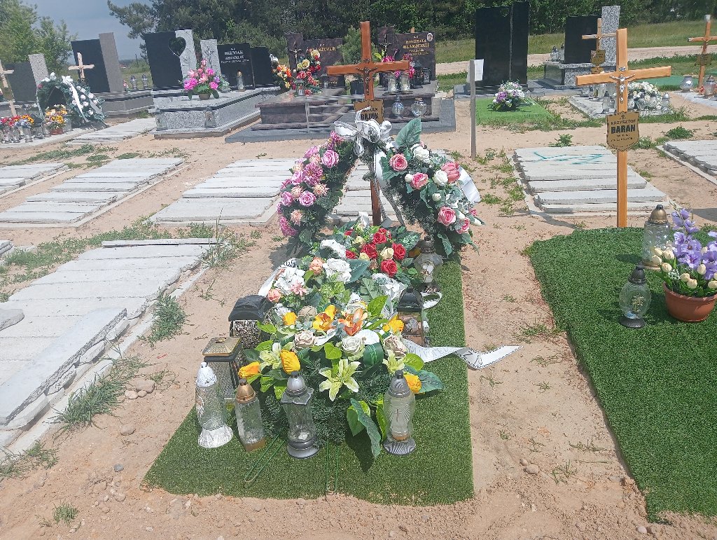 Grób Marian Bajuk